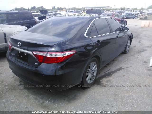 4T1BF1FK2FU021435 - 2015 TOYOTA CAMRY LE/XLE/SE/XSE 黑色 照片 4