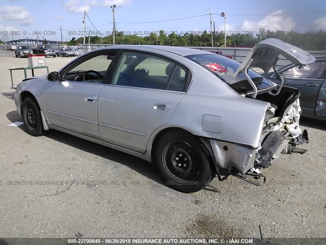 1N4AL11DX3C183824 - 2003 NISSAN ALTIMA S/SL SILVER photo 3