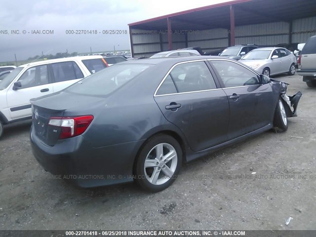 4T1BF1FK0DU649863 - 2013 TOYOTA CAMRY L/SE/LE/XLE ნაცრისფერი ფოტო 4