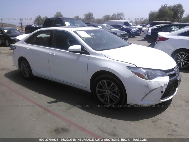 4T1BF1FK0FU003385 - 2015 TOYOTA CAMRY LE/XLE/SE/XSE WHITE photo 1