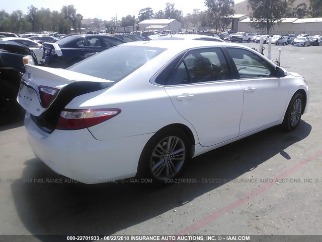 4T1BF1FK0FU003385 - 2015 TOYOTA CAMRY LE/XLE/SE/XSE WHITE photo 4