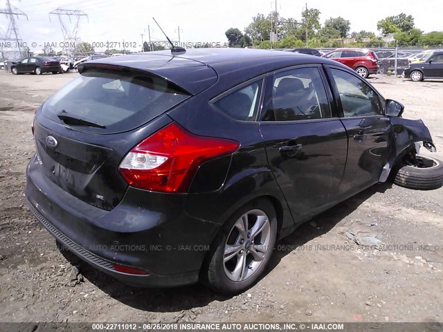 1FADP3K27EL141401 - 2014 FORD FOCUS BLACK photo 4