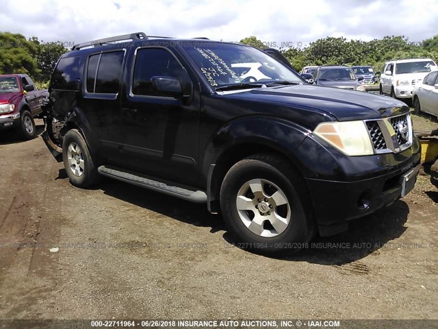 5N1AR18W86C629985 - 2006 NISSAN PATHFINDER LE/SE/XE BLACK photo 1