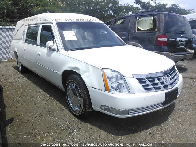 1GEGK0CY4AU500318 - 2010 CADILLAC PROFESSIONAL CHAS  WHITE photo 1