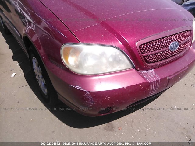 KNDUP131846572055 - 2004 KIA SEDONA EX/LX RED photo 6