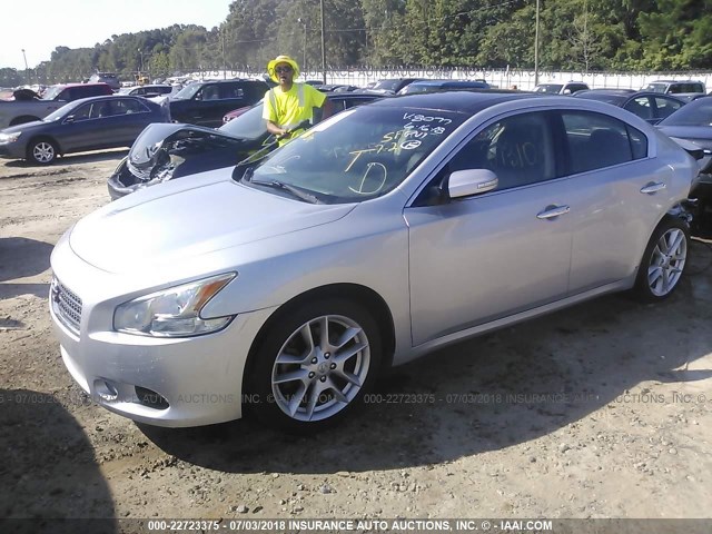 1N4AA51E59C808077 - 2009 NISSAN MAXIMA S/SV SILVER photo 2