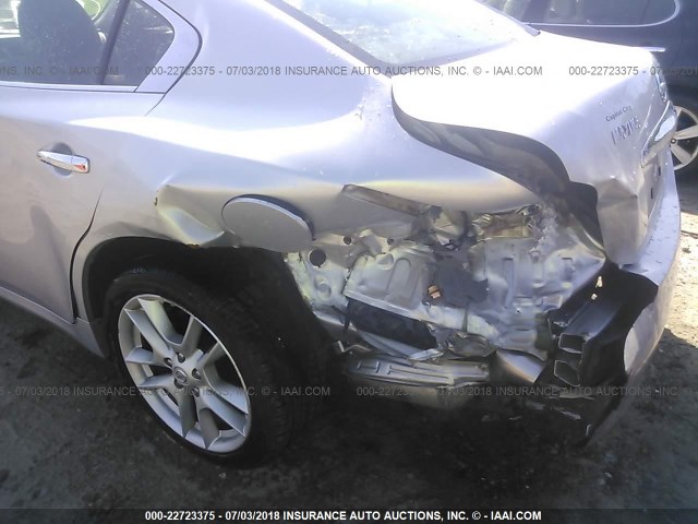 1N4AA51E59C808077 - 2009 NISSAN MAXIMA S/SV SILVER photo 6