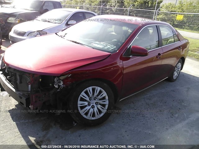 4T1BF1FK5CU551572 - 2012 TOYOTA CAMRY SE/LE/XLE 红色 照片 2