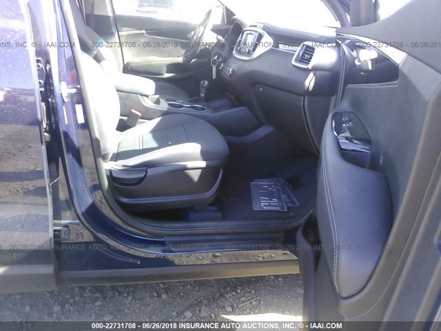 5XYPGDA59JG389261 - 2018 KIA SORENTO LX/L Navy photo 5