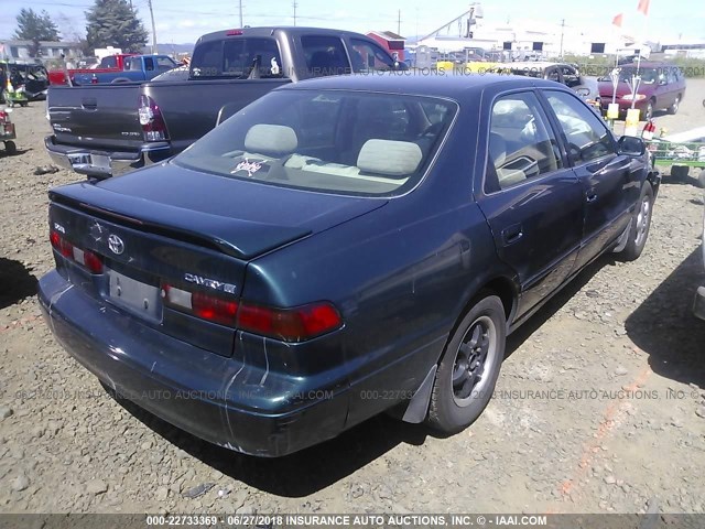 JT2BG22K3V0018863 - 1997 TOYOTA CAMRY LE/XLE GREEN photo 4