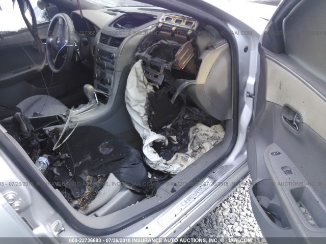 1G1ZH57B19F204801 - 2009 CHEVROLET MALIBU 1LT 银色 照片 5