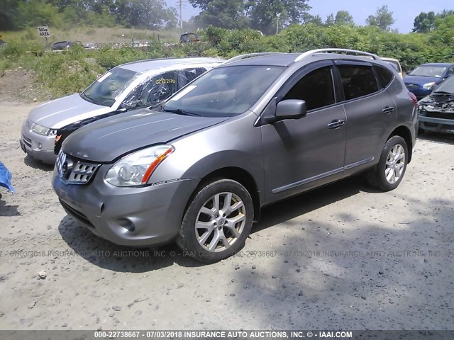 JN8AS5MV9DW618152 - 2013 NISSAN ROGUE S/SV GRAY photo 2