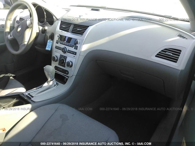 1G1ZB5EB9A4121010 - 2010 CHEVROLET MALIBU LS ვერცხლისფერი ფოტო 5