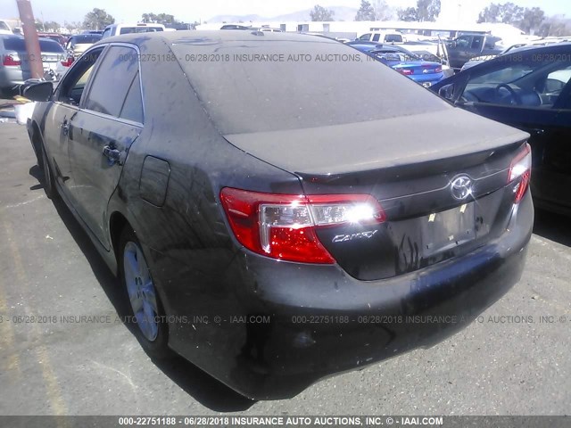4T1BF1FK6CU611083 - 2012 TOYOTA CAMRY SE/LE/XLE BLACK photo 3