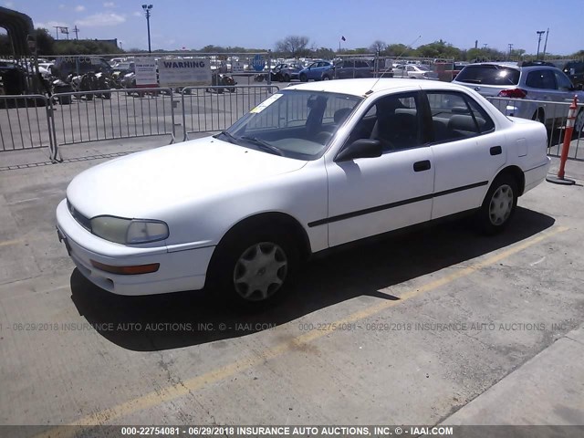 JT2SK11E6N0070704 - 1992 TOYOTA CAMRY DLX WHITE photo 2