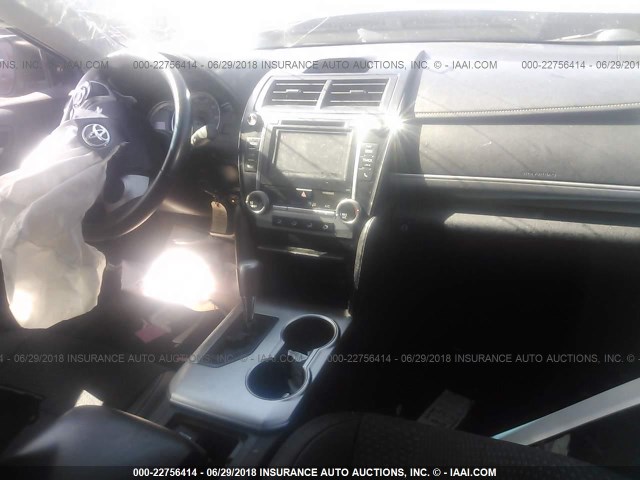 4T1BF1FK9EU380991 - 2014 TOYOTA CAMRY L/SE/LE/XLE 黑色 照片 5
