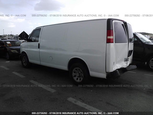 1GCSGAFX0C1118238 - 2012 CHEVROLET EXPRESS G1500  WHITE photo 3