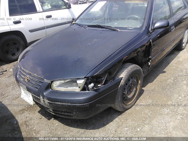 4T1BF22K3WU063897 - 1998 TOYOTA CAMRY CE/LE/XLE BLACK photo 6