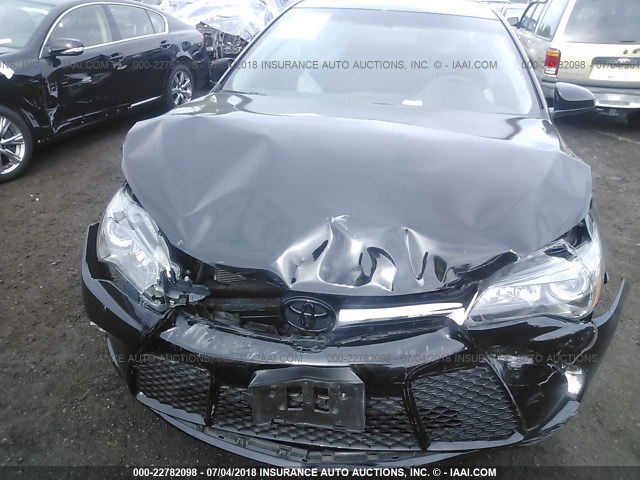 4T1BF1FK2HU309913 - 2017 TOYOTA CAMRY LE/XLE/SE/XSE BLACK photo 6