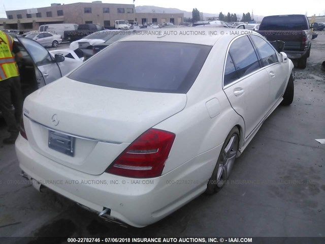 WDDNG7BBXBA407982 - 2011 MERCEDES-BENZ S 550 WHITE photo 4