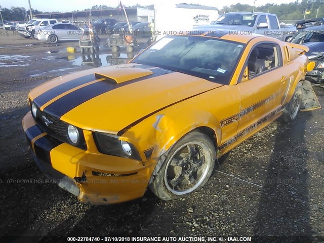 1ZVHT82H585129004 - 2008 FORD MUSTANG GT ORANGE photo 2