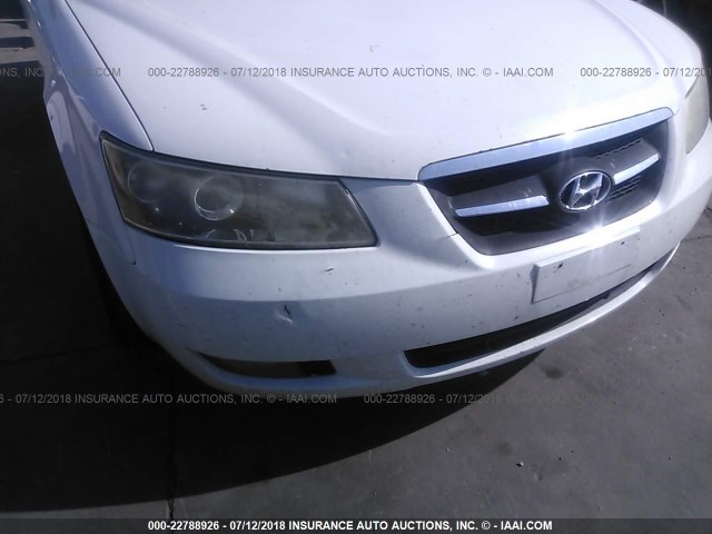 5NPEU46CX8H320900 - 2008 HYUNDAI SONATA SE/LIMITED WHITE photo 6