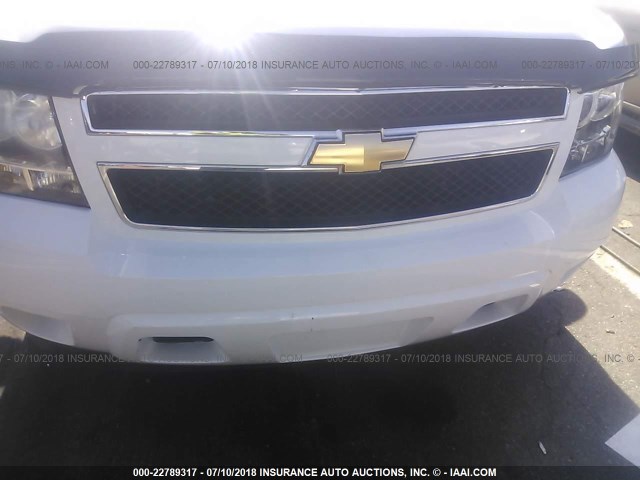 1GNUCHE00AR202213 - 2010 CHEVROLET SUBURBAN C1500  LS WHITE photo 6