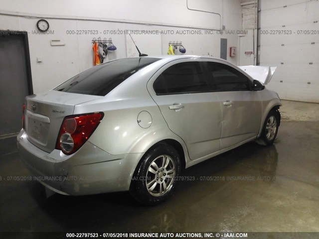 1G1JA5SH7C4111006 - 2012 CHEVROLET SONIC LS 银色 照片 4