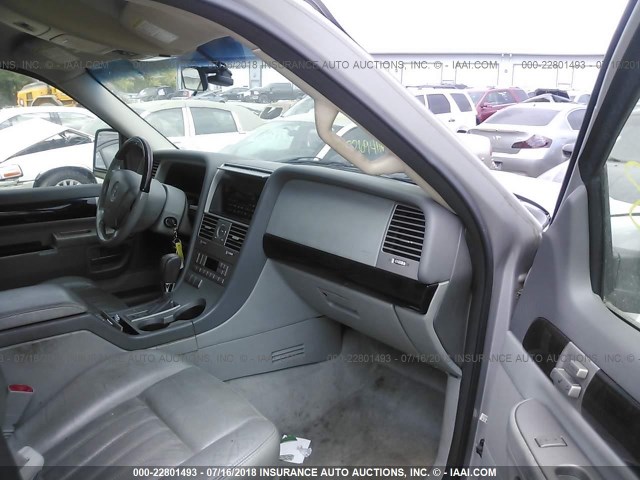 5LMEU88H23ZJ48467 - 2003 LINCOLN AVIATOR 银色 照片 5