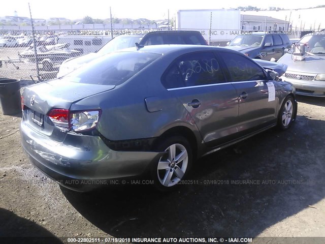 3VWLL7AJ7EM393565 - 2014 VOLKSWAGEN JETTA TDI GRAY photo 4