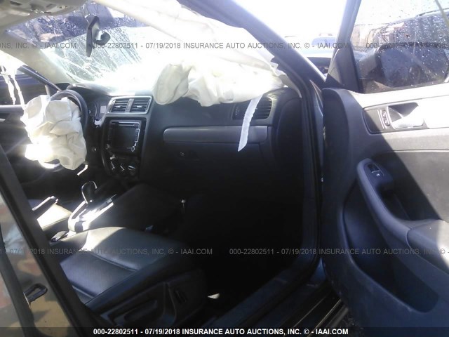 3VWLL7AJ7EM393565 - 2014 VOLKSWAGEN JETTA TDI GRAY photo 5