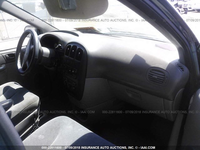 1D8GP24343B196657 - 2003 DODGE GRAND CARAVAN SE GRAY photo 5