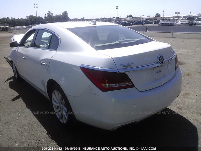 1G4GB5G36GF171070 - 2016 BUICK LACROSSE WHITE photo 3