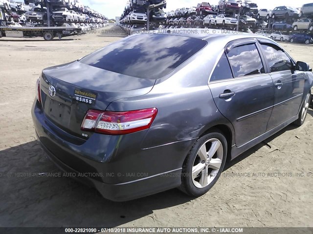 4T1BF3EKXBU741993 - 2011 TOYOTA CAMRY SE/LE/XLE GRAY photo 4