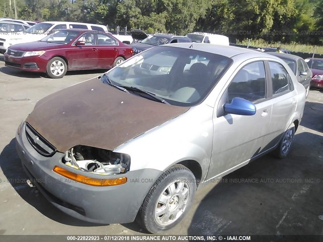 KL1TD52625B406686 - 2005 CHEVROLET AVEO LS SILVER photo 2