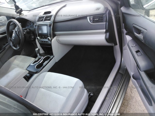 4T1BF1FK3CU596705 - 2012 TOYOTA CAMRY SE/LE/XLE 灰色 照片 5