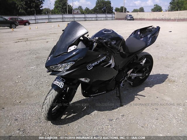 JKAEXKH18JDA04296 - 2018 KAWASAKI EX400 BLACK photo 2