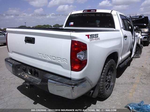 5TFEW5F1XHX216264 - 2017 TOYOTA TUNDRA CREWMAX SR5 WHITE photo 4