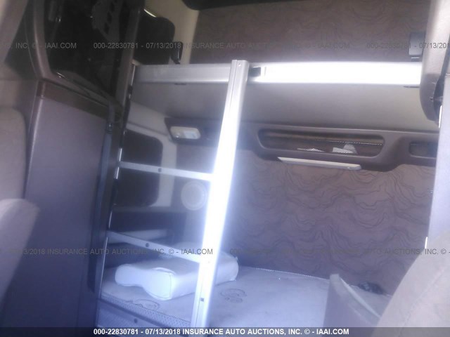 4V4NC9EH1GN934959 - 2016 VOLVO VN VNL WHITE photo 7