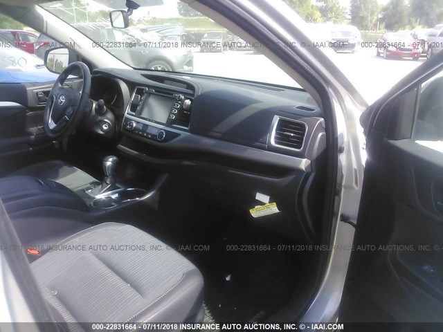 5TDBKRFH6GS253948 - 2016 TOYOTA HIGHLANDER LE/LE PLUS SILVER photo 5