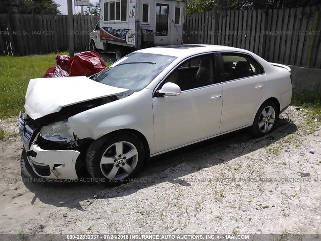 3VWRM71K38M114911 - 2008 VOLKSWAGEN JETTA SE/SEL WHITE photo 2