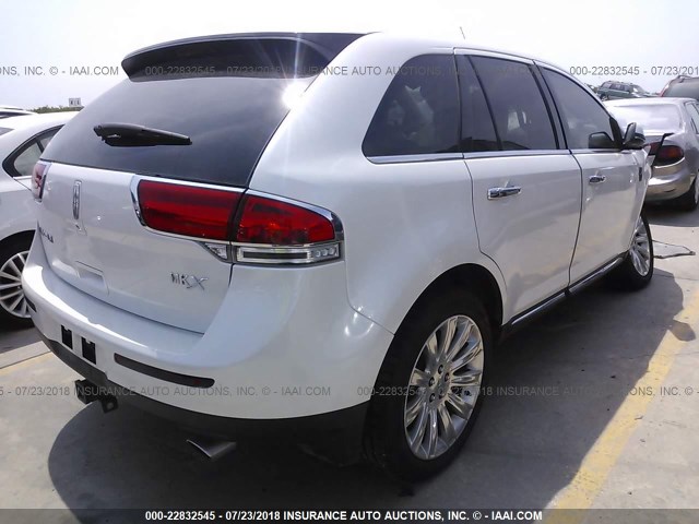 2LMDJ6JKXCBL06885 - 2012 LINCOLN MKX WHITE photo 4