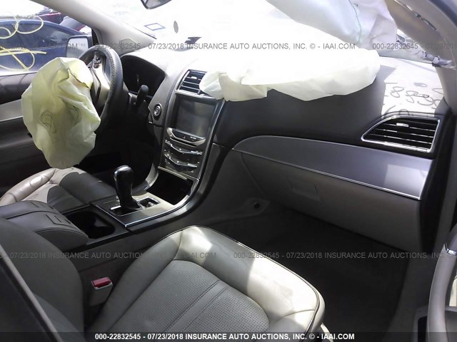 2LMDJ6JKXCBL06885 - 2012 LINCOLN MKX WHITE photo 5