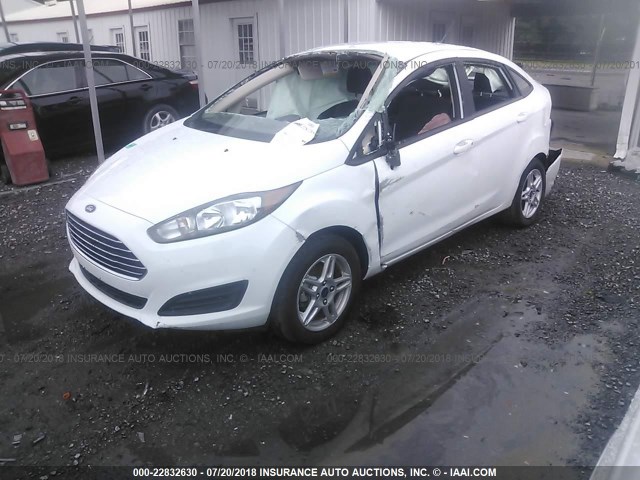 3FADP4BJ2JM103371 - 2018 FORD FIESTA SE WHITE photo 2