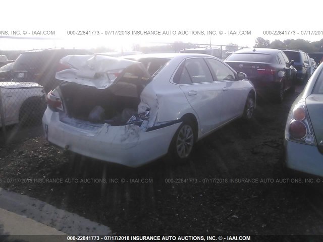4T1BF1FK2FU036808 - 2015 TOYOTA CAMRY LE/XLE/SE/XSE WHITE photo 4