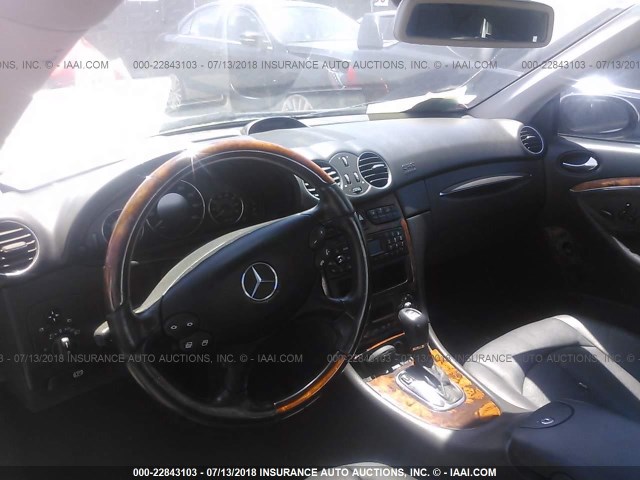 WDBTJ75JX4F095530 - 2004 MERCEDES-BENZ CLK 500 BLACK photo 5