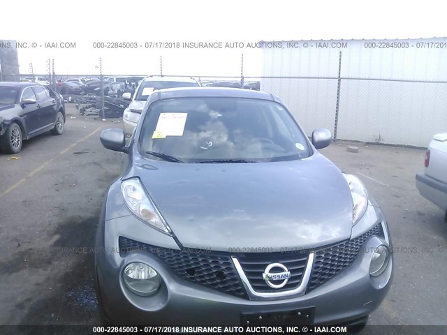 JN8AF5MV8CT126796 - 2012 NISSAN JUKE S/SV/SL GRAY photo 6