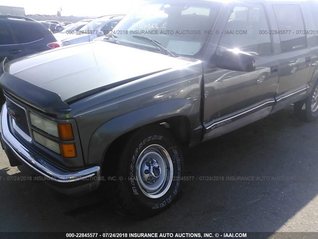 3GKGK26J9XG518557 - 1999 GMC SUBURBAN K2500 GRAY photo 6