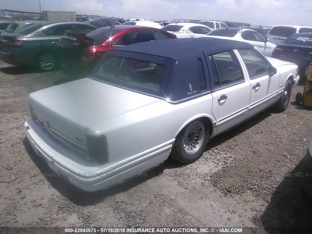 1LNLM81W8RY651843 - 1994 LINCOLN TOWN CAR EXECUTIVE WHITE photo 4