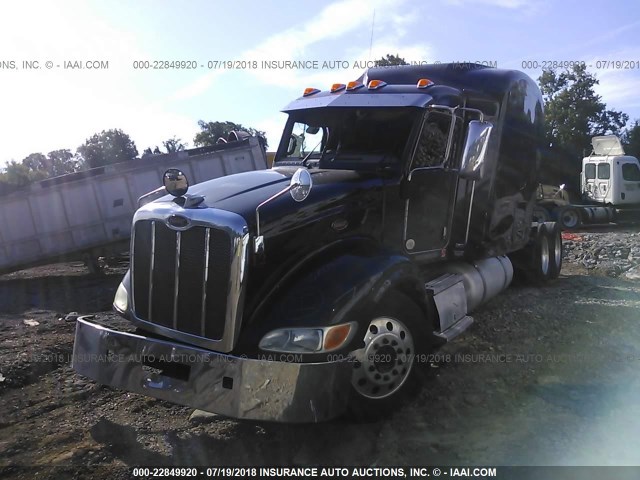 1XPHD49X2AD102987 - 2010 PETERBILT 386 BLACK photo 2